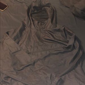 Light half zip windbreaker